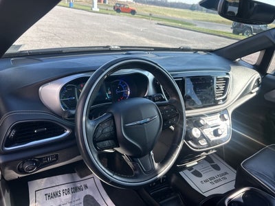 2020 Chrysler Pacifica Hybrid Limited