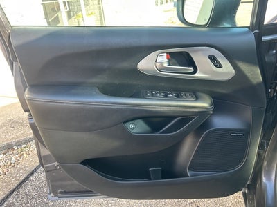 2020 Chrysler Pacifica Hybrid Limited